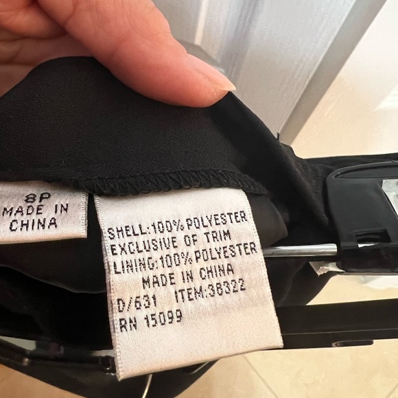 Executive Collection : Woman 2 PC : Blazer & Skirt . Size :8P Black color - Picture 9 of 11